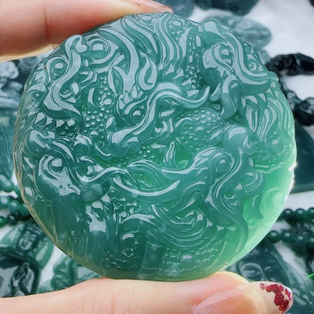 颈饰未镶嵌翡翠多样性发货天然的A货翡翠