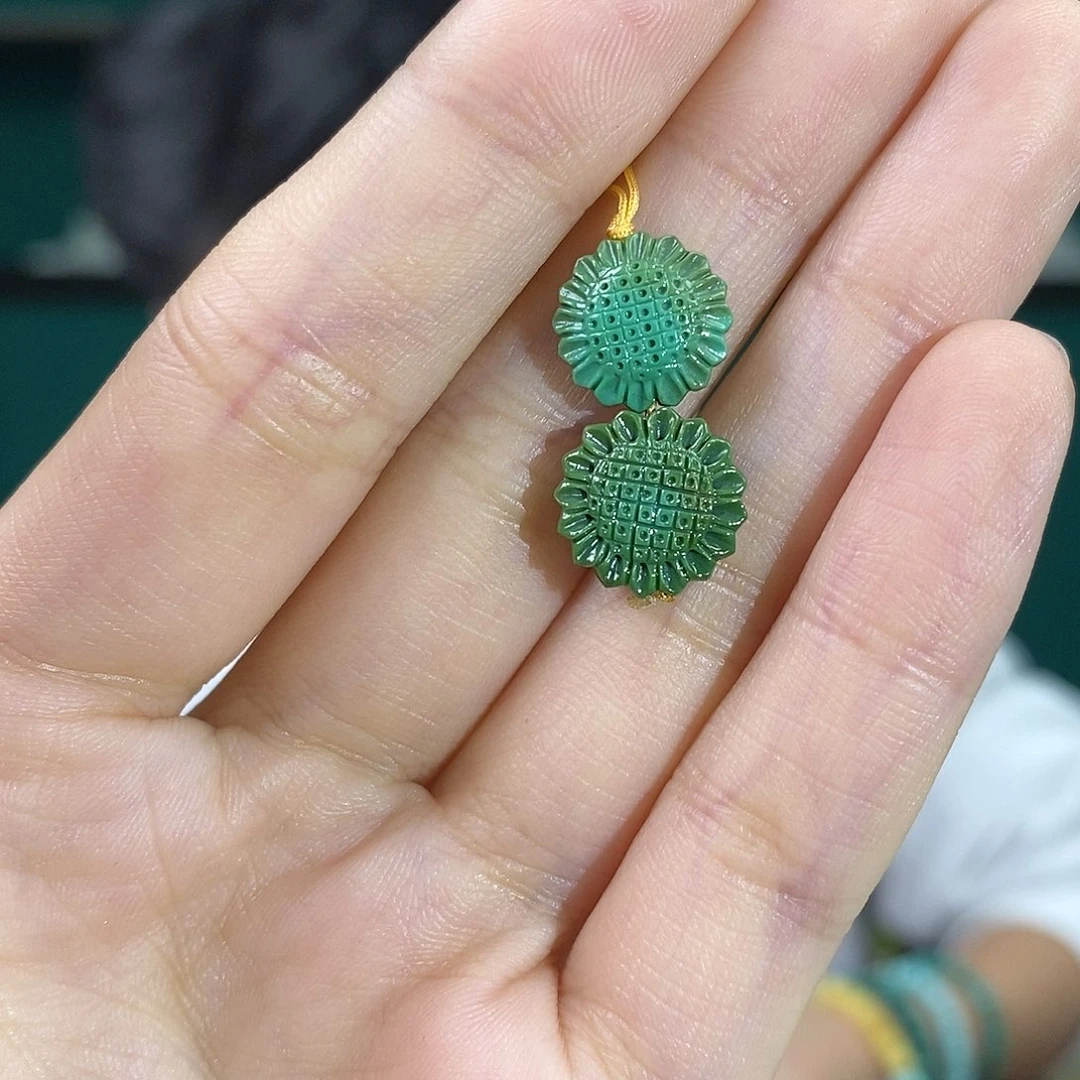 绿松石未镶嵌挂件