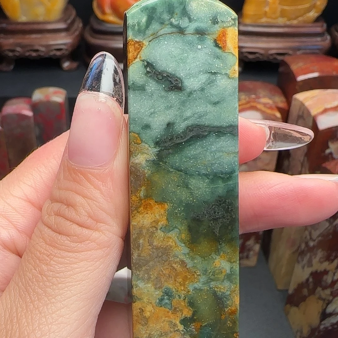 昌化石昌化鸡血石