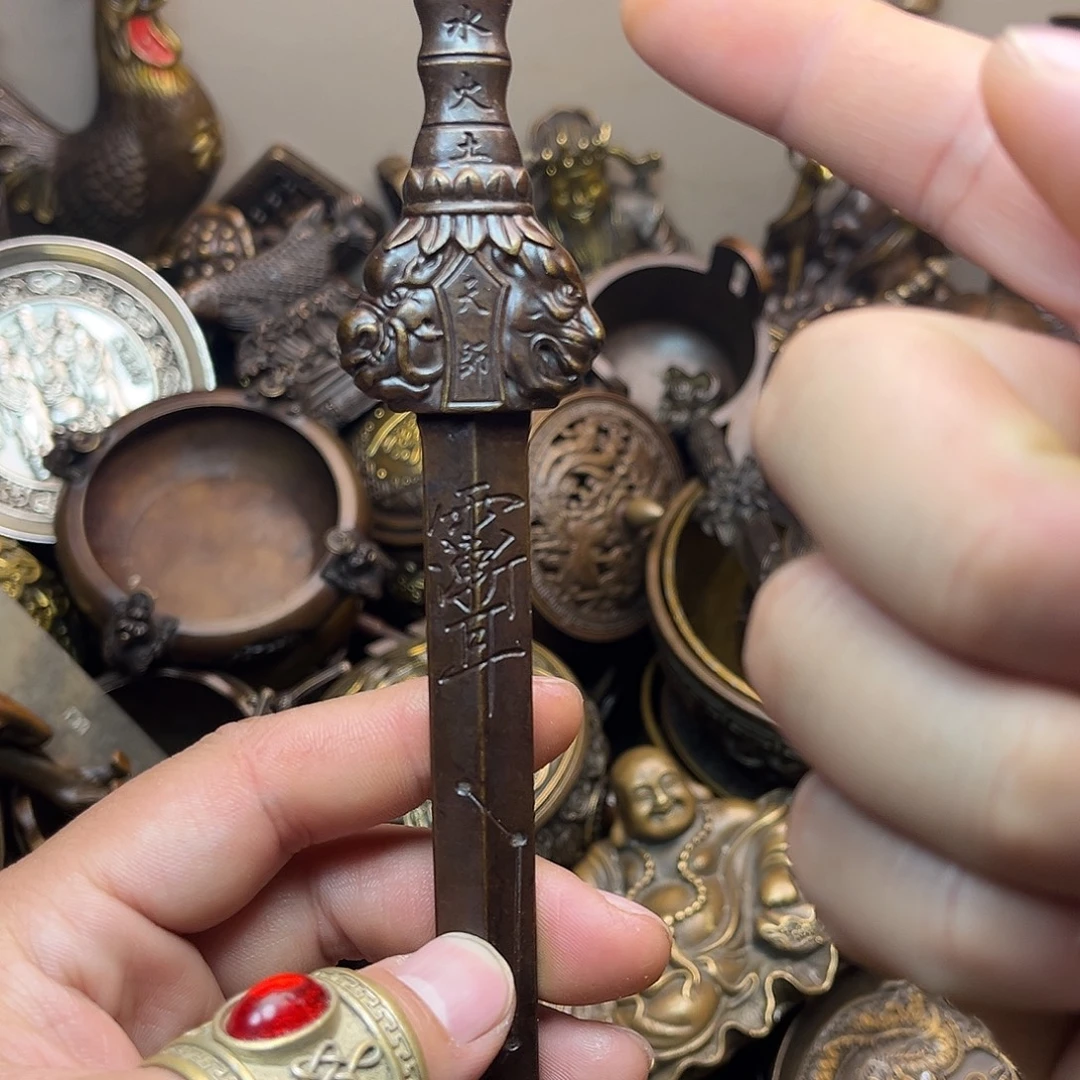 精美铜器工艺品等