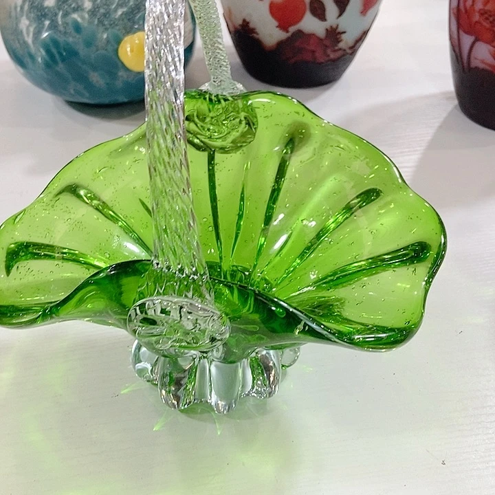琉璃花瓶高度23厘米23厘米