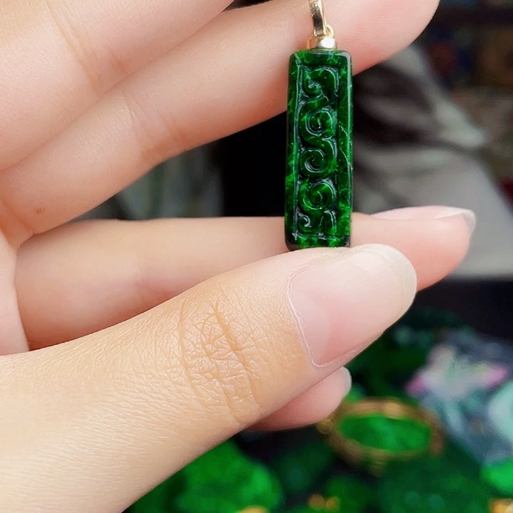 翡翠银S925镶嵌颈饰多样性