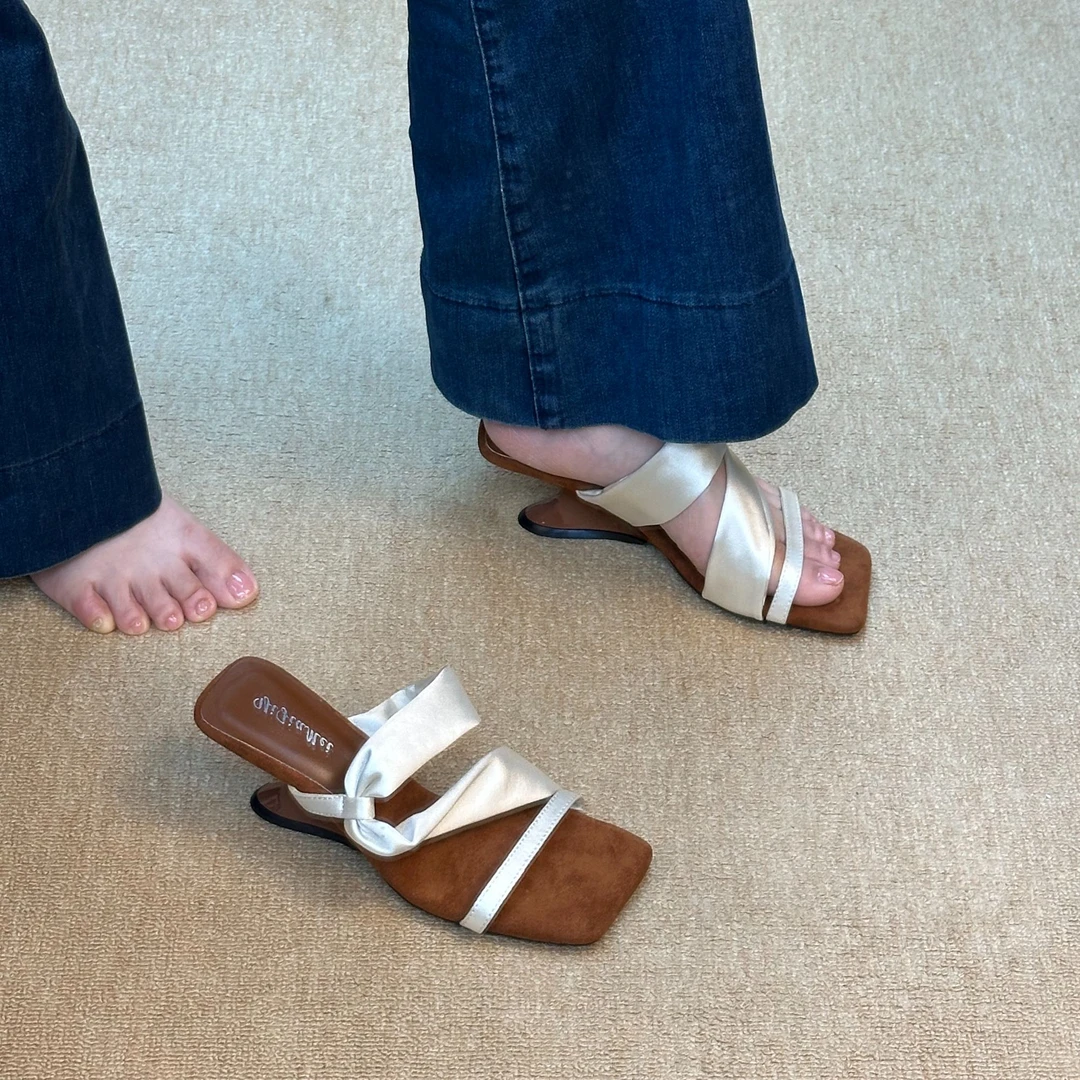 899-1夏季小众设计感拖鞋复古坡跟凉鞋方头露趾两穿凉拖鞋