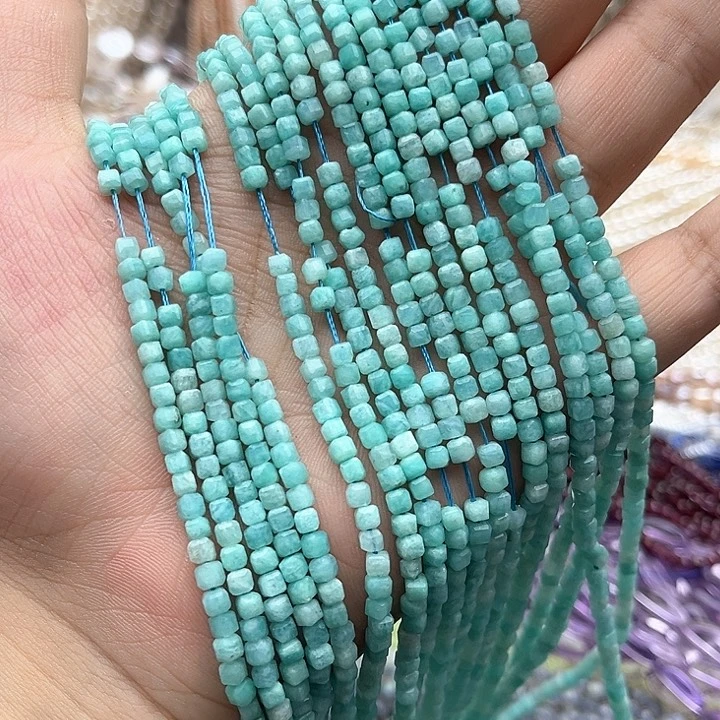 未镶嵌玛瑙/玉髓珠宝半成品一条3/3mm左右天河石方糖