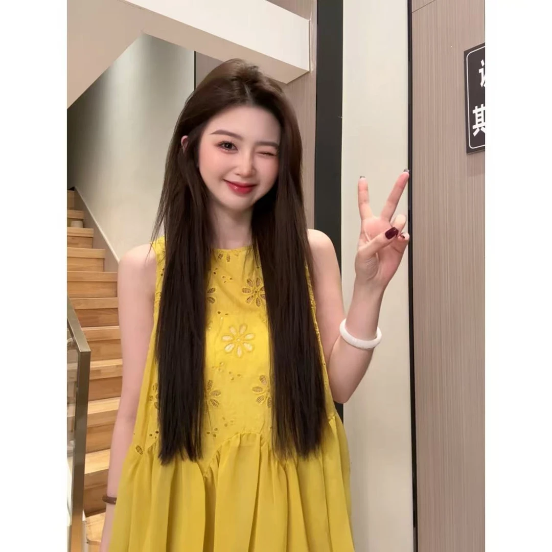 2025夏季新款时尚圆领无袖镂空设计感洋气百搭衬衫女小个子上衣潮