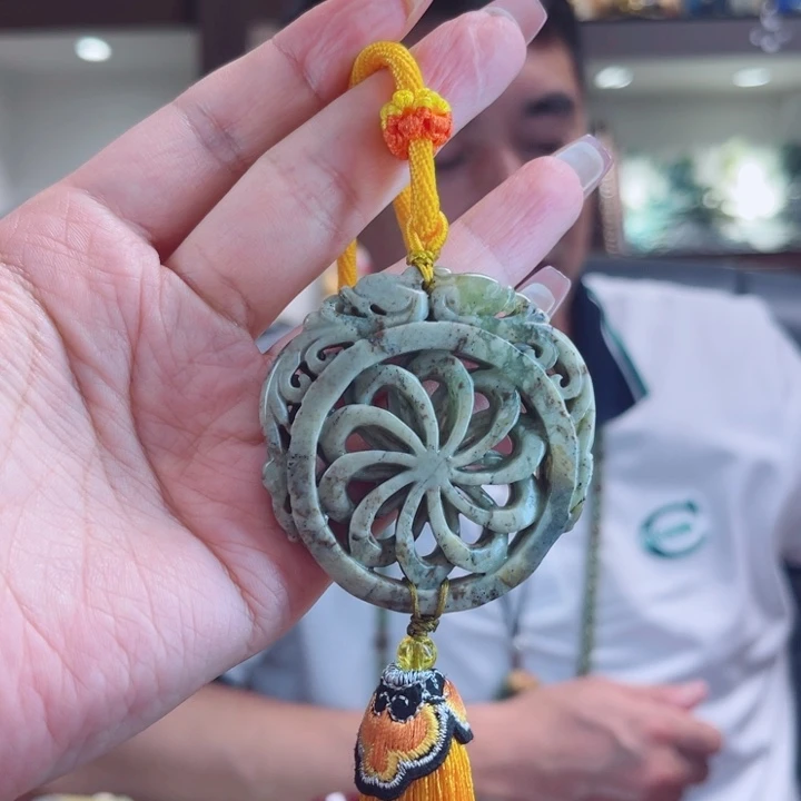 蛇纹石玉未镶嵌挂件