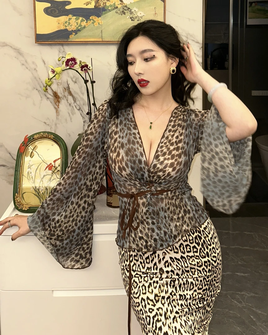 【会梓专属】半熟月亮Moon/蓝棕豹纹喇叭袖绑带上衣