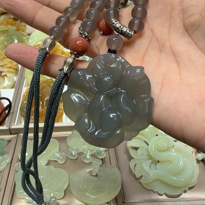 蛇纹石玉吊坠未镶嵌