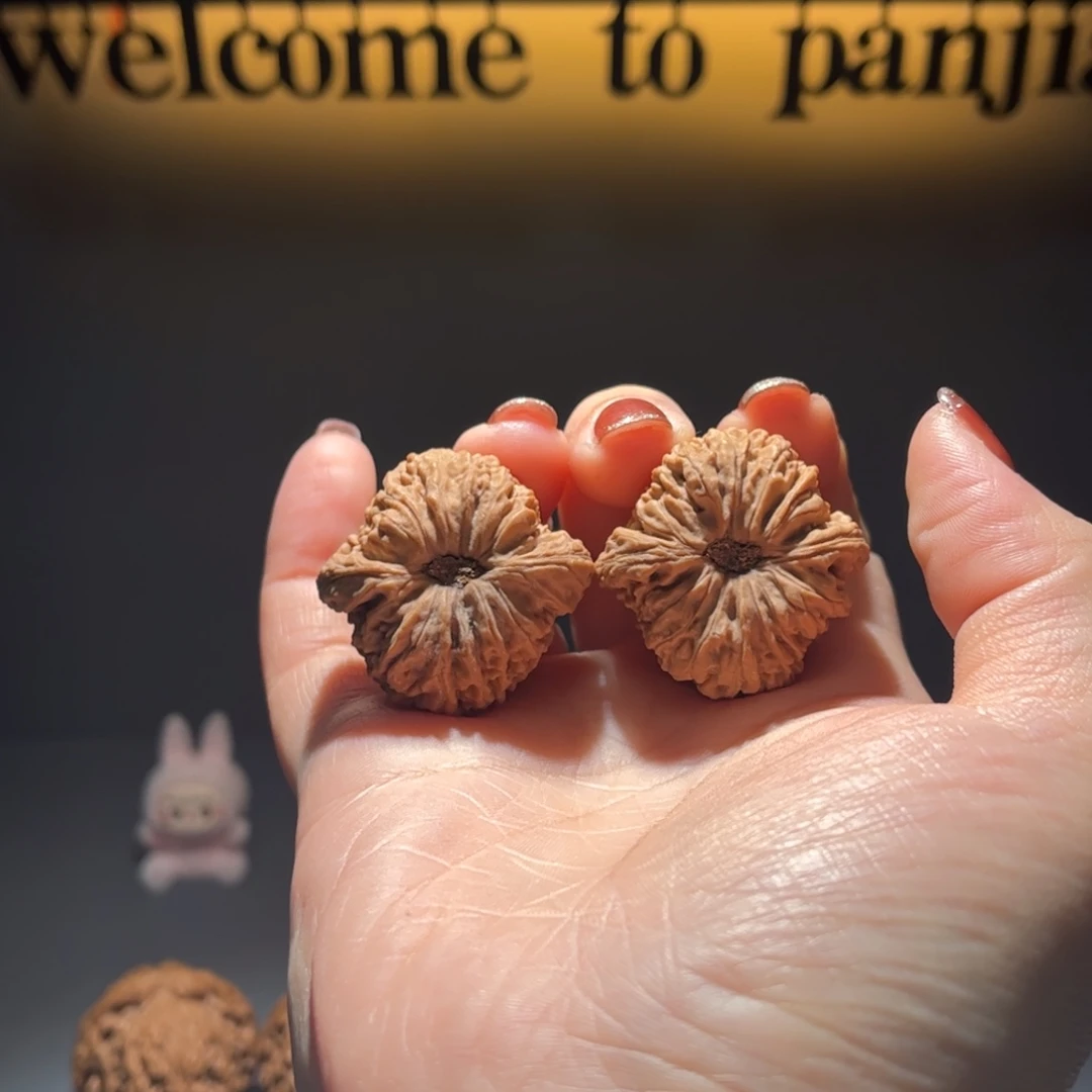 ****菜文玩核桃吊坠南将