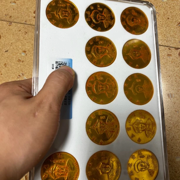 （藏收集专属）12位大老板币币摆件入盒