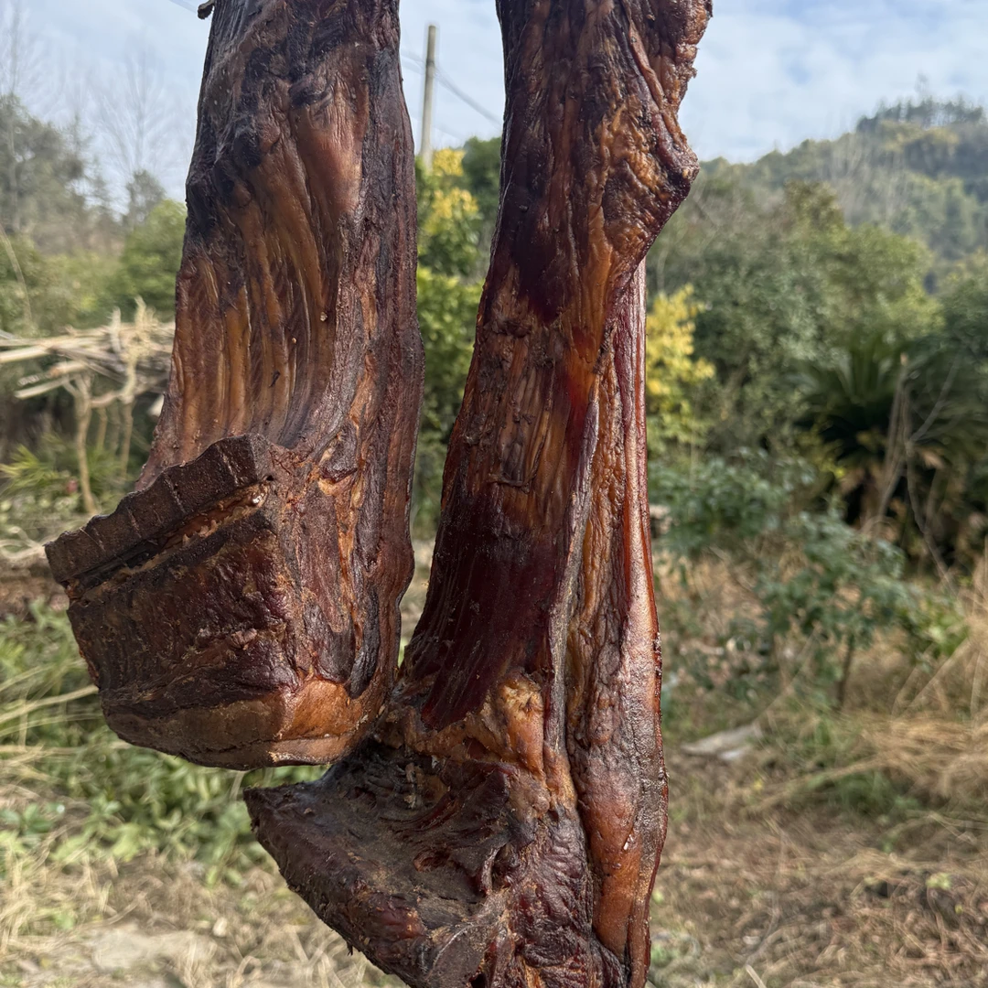 （五花肉）精选五花腊肉采用传统工艺柴火熏制风味好吃