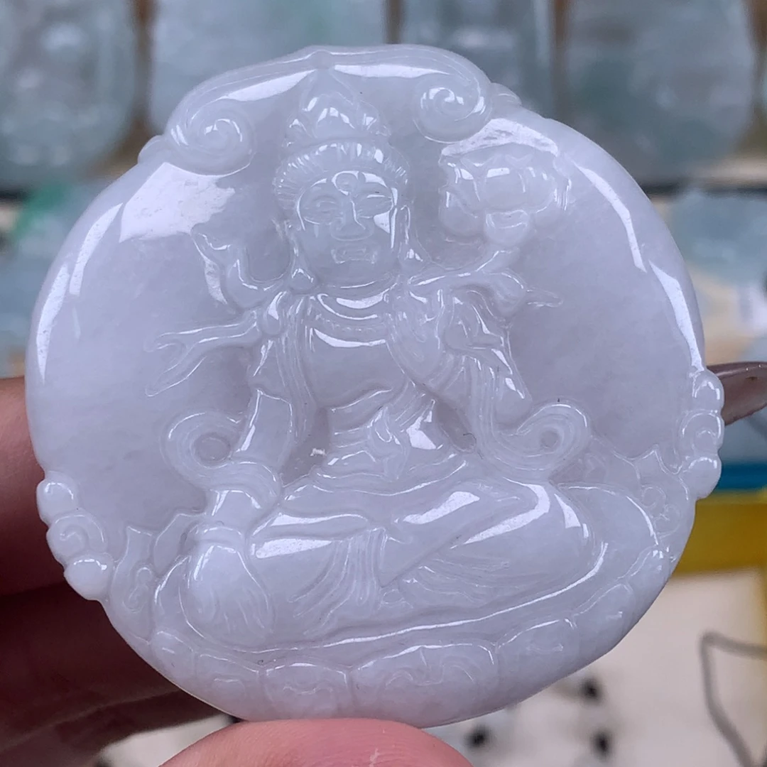 翡翠未镶嵌颈饰大势至