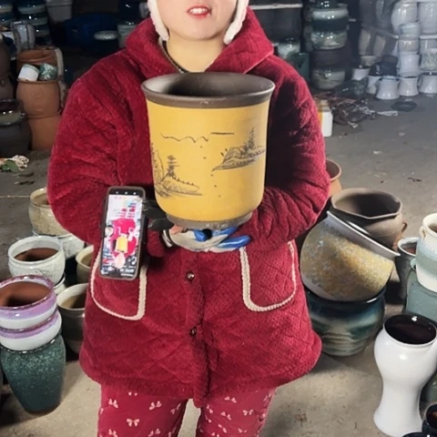 口21高22瑕疵盆子。