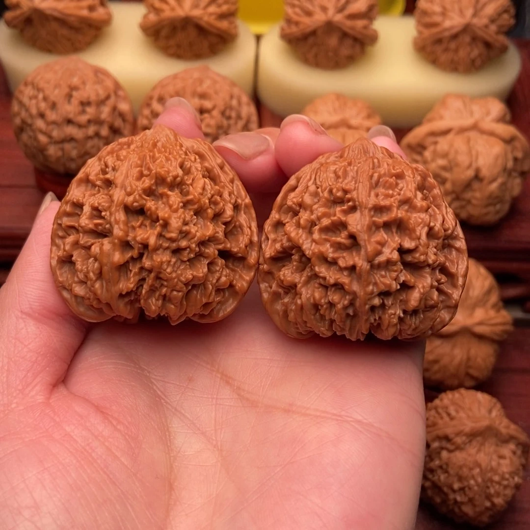 桃核把件满天星狮子头42