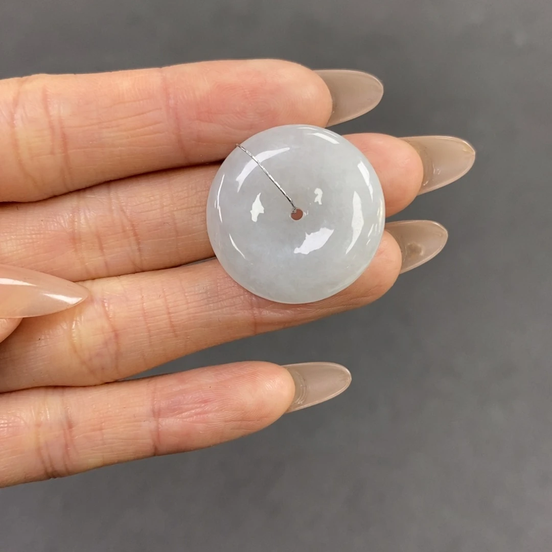 翡翠颈饰未镶嵌平安扣