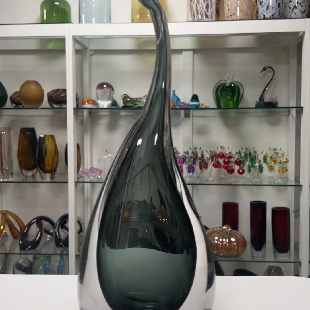 灰色摆件高度45微瑕花器