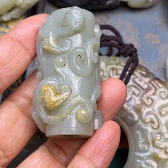 星***象和田玉未镶嵌颈饰