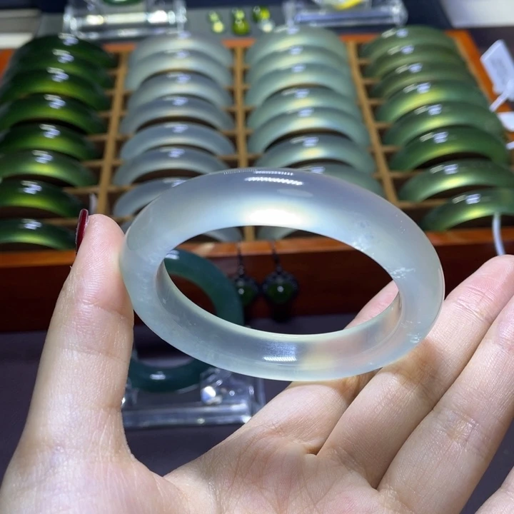 蛇纹石玉手镯未镶嵌55