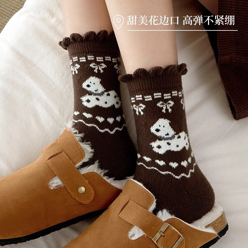 可爱花边袜子女韩版中筒袜秋冬费尔岛风卡通袜百搭刺绣可爱复古袜