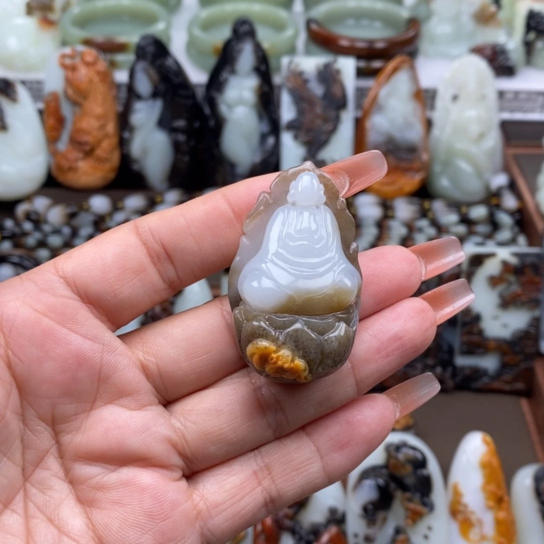 颈饰未镶嵌和田玉