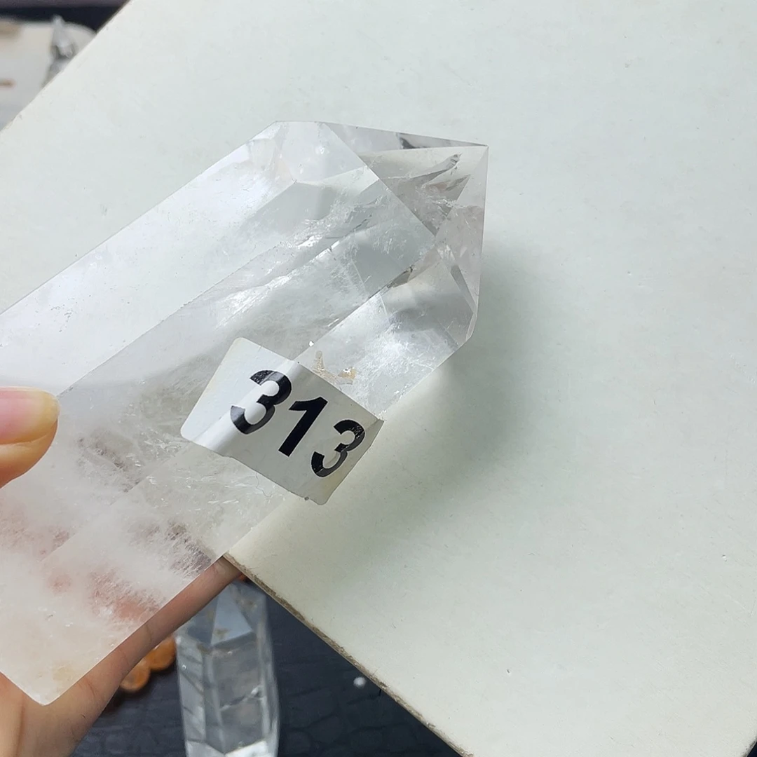 嘻***水晶手串未镶嵌摆件313。