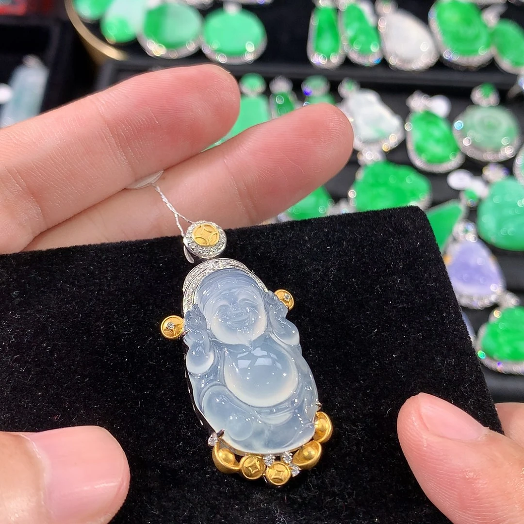 翡翠18K金镶嵌颈饰