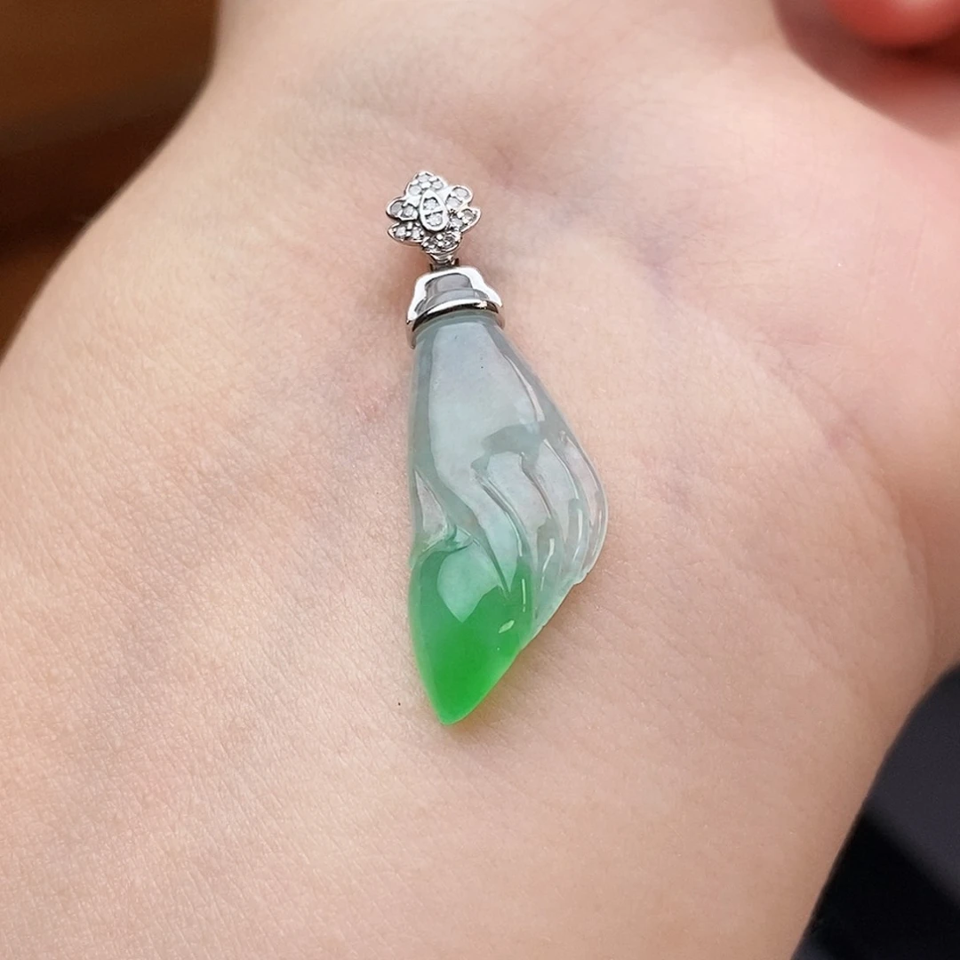 翡翠18K金镶嵌吊坠(不含链)佛手瓜吊坠