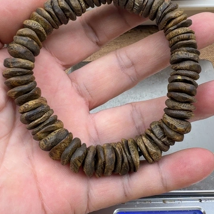 孤***人沉香手串乌身手串16克加