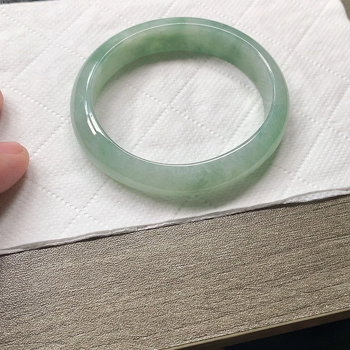 翡翠未镶嵌颈饰54.1贵妃