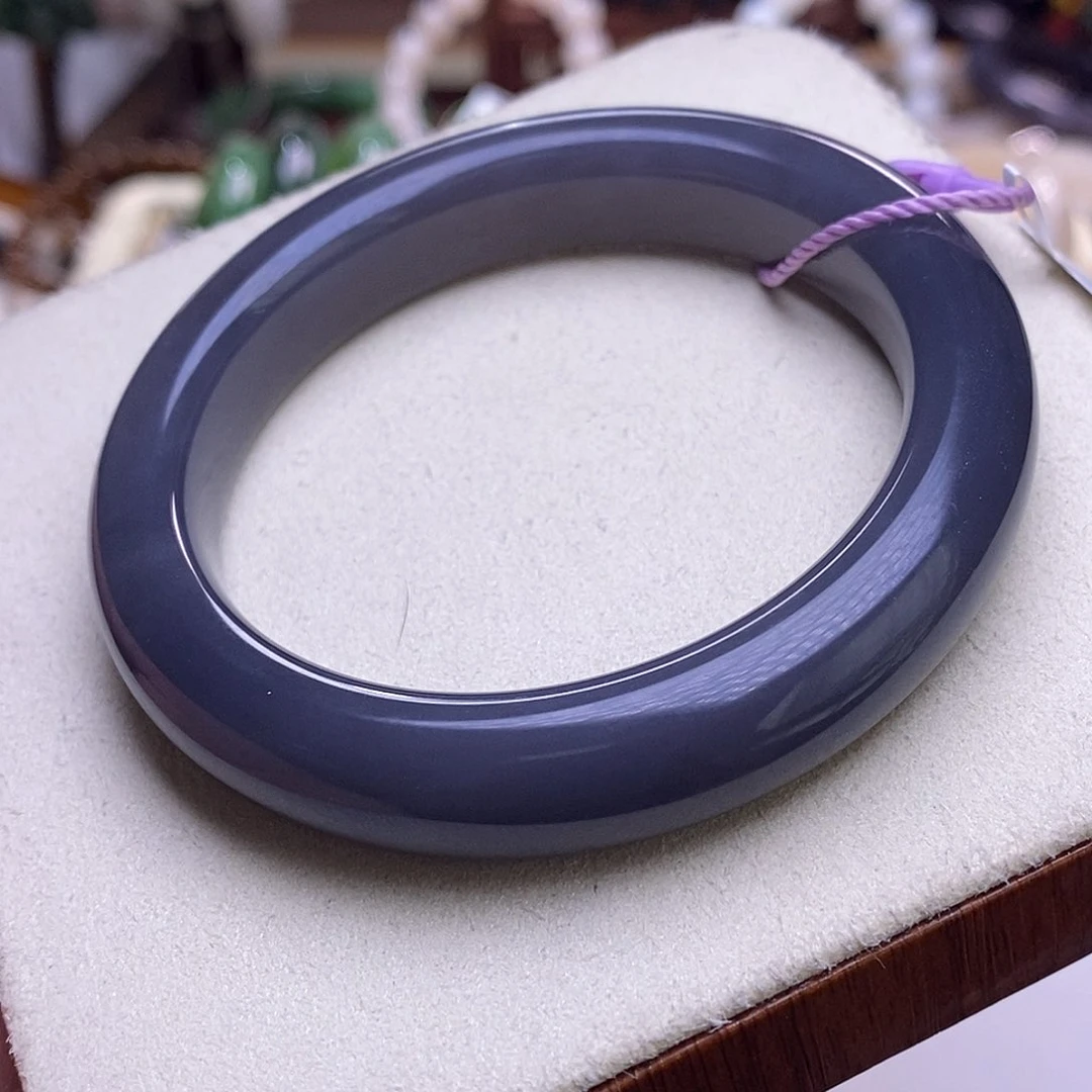 颈饰未镶嵌和田玉毕业级老坑料高冰浓烟紫手镯55