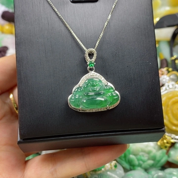 翡翠吊坠(赠链)未镶嵌