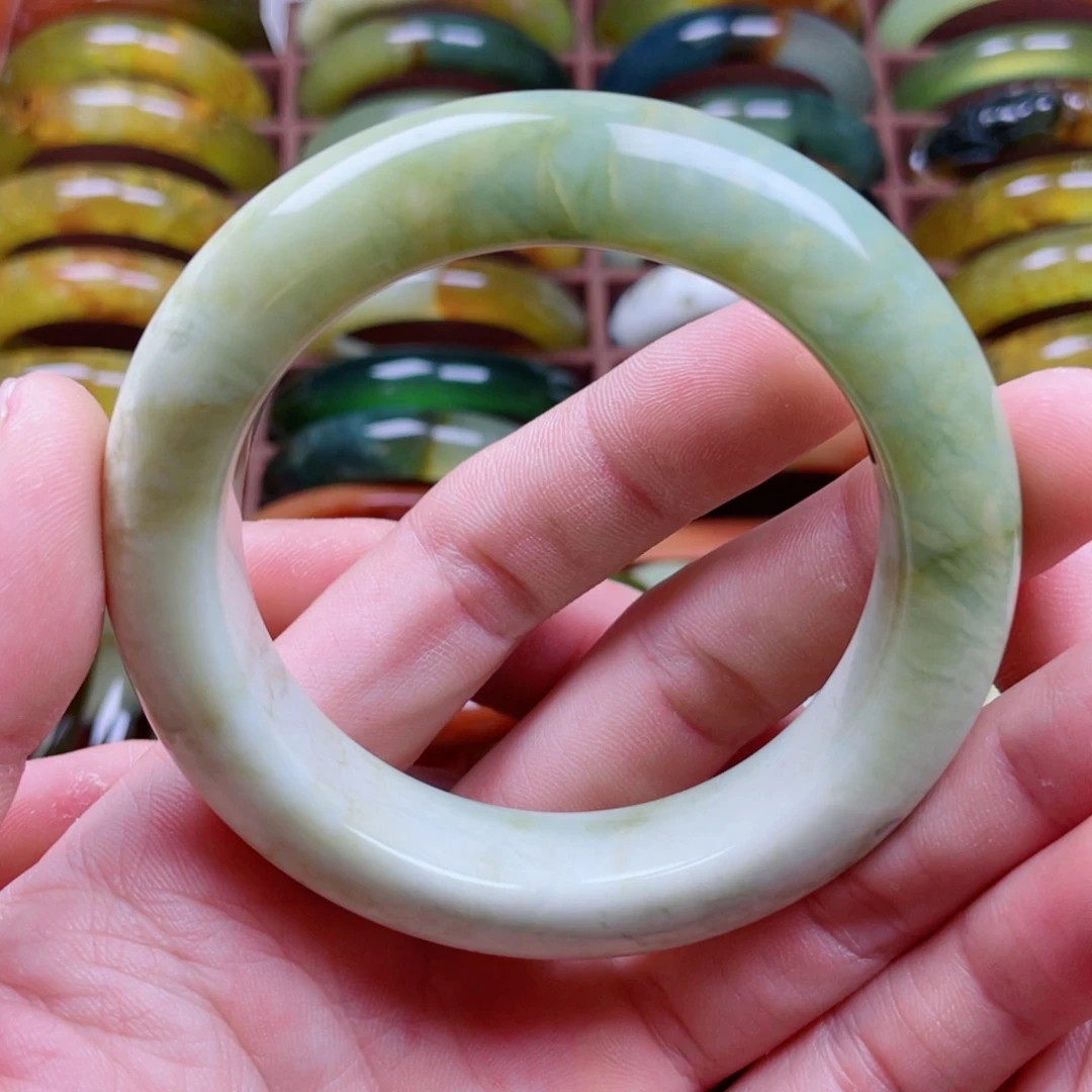 蛇纹石玉未镶嵌手镯