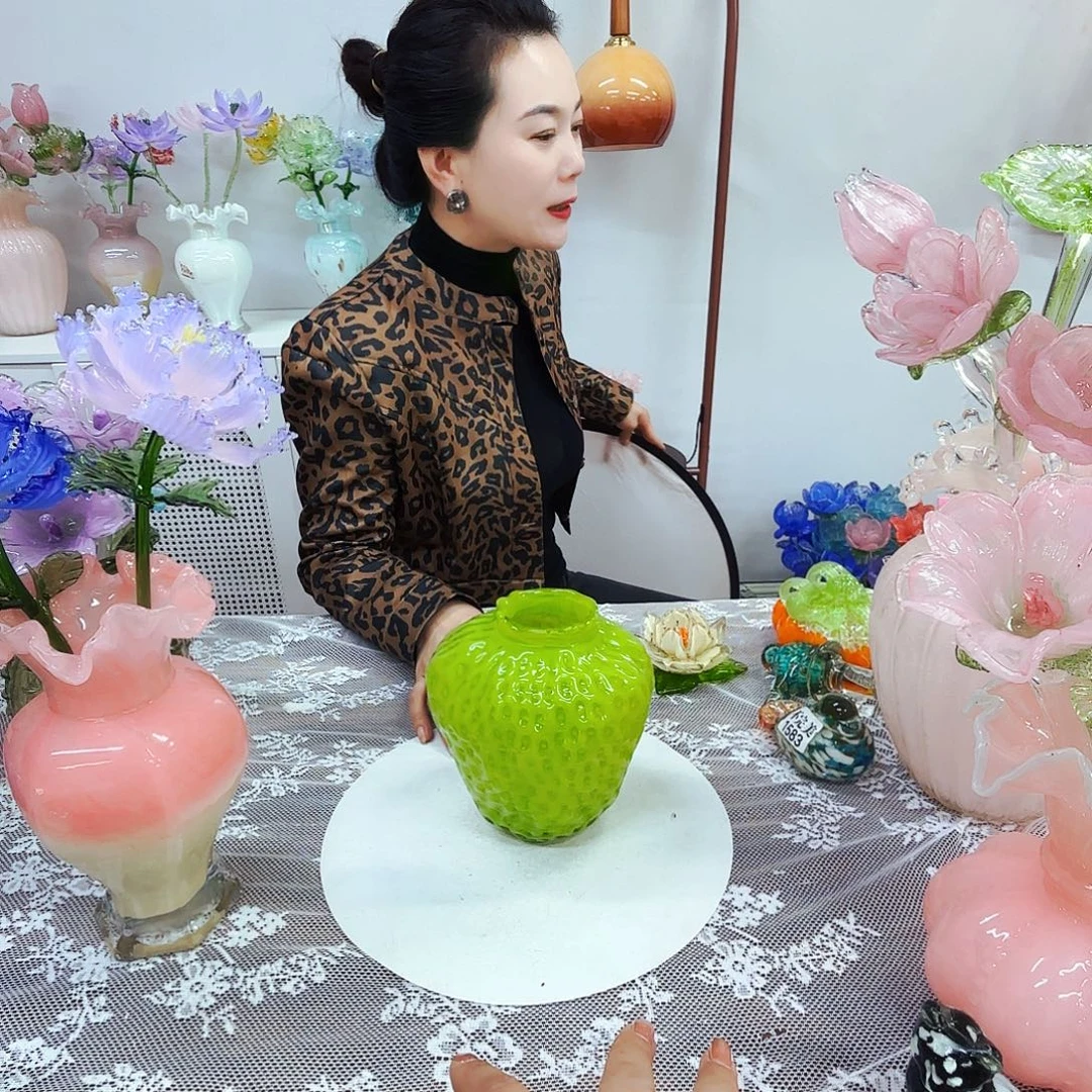 琉璃花瓶器艺术品