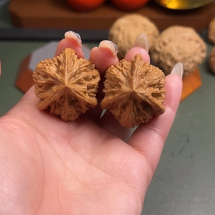 吊坠文玩核桃文玩三楞