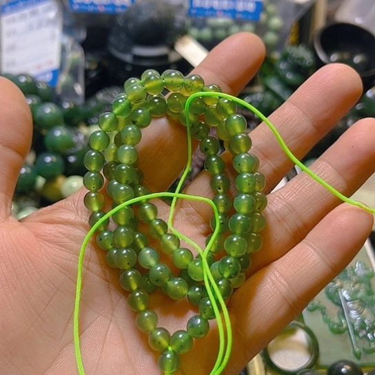 蛇纹石玉颈饰未镶嵌春****）