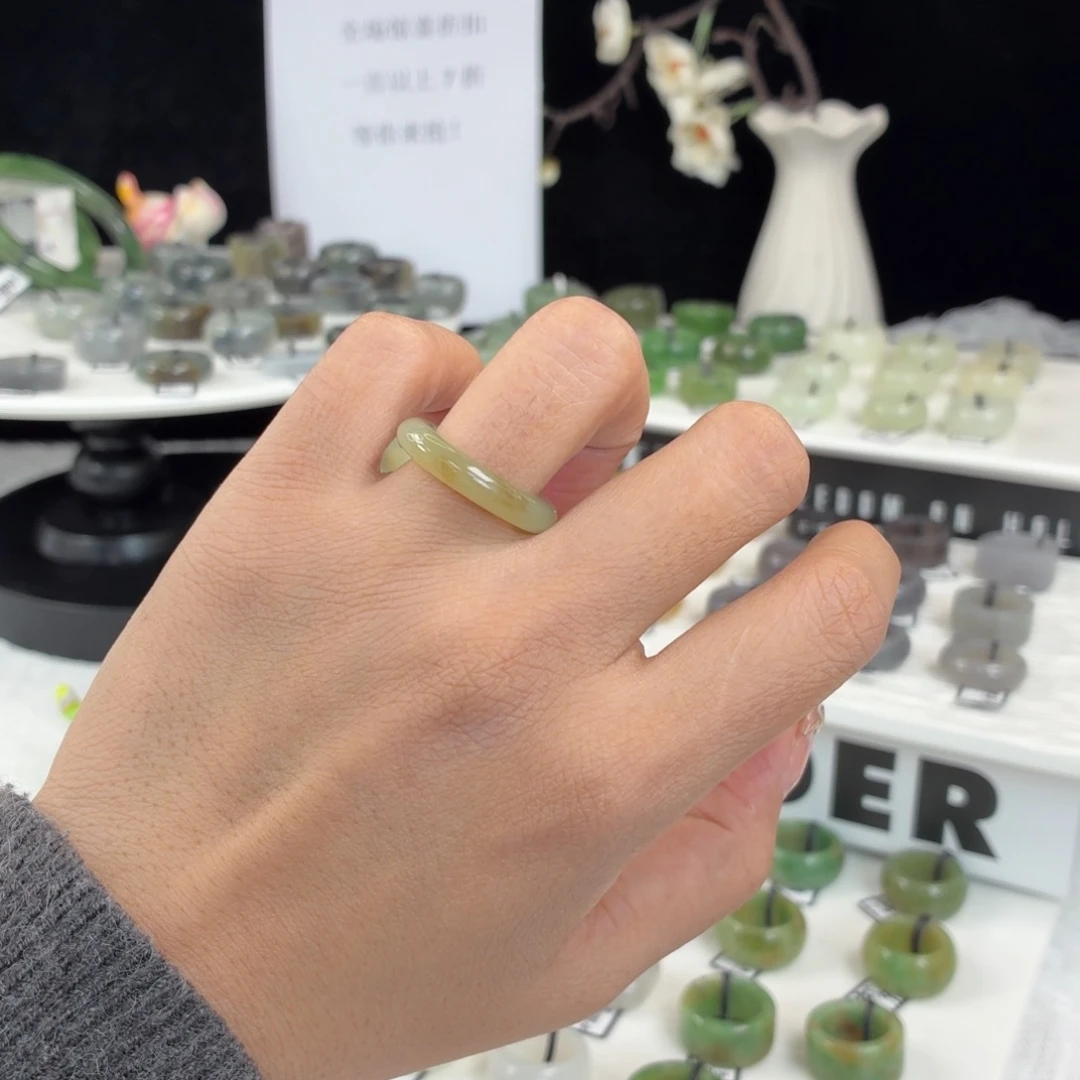 和田玉（糖玉）未镶嵌戒指Q132一口糖泥鳅背16.2不退换