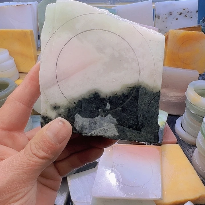 儿***发定制独山玉天然独山玉板料定制