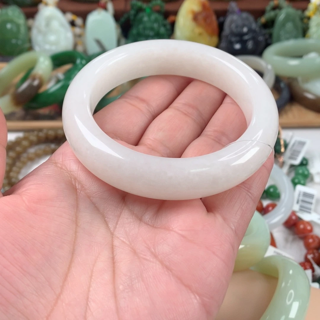 和田玉手镯未镶嵌58_60口径