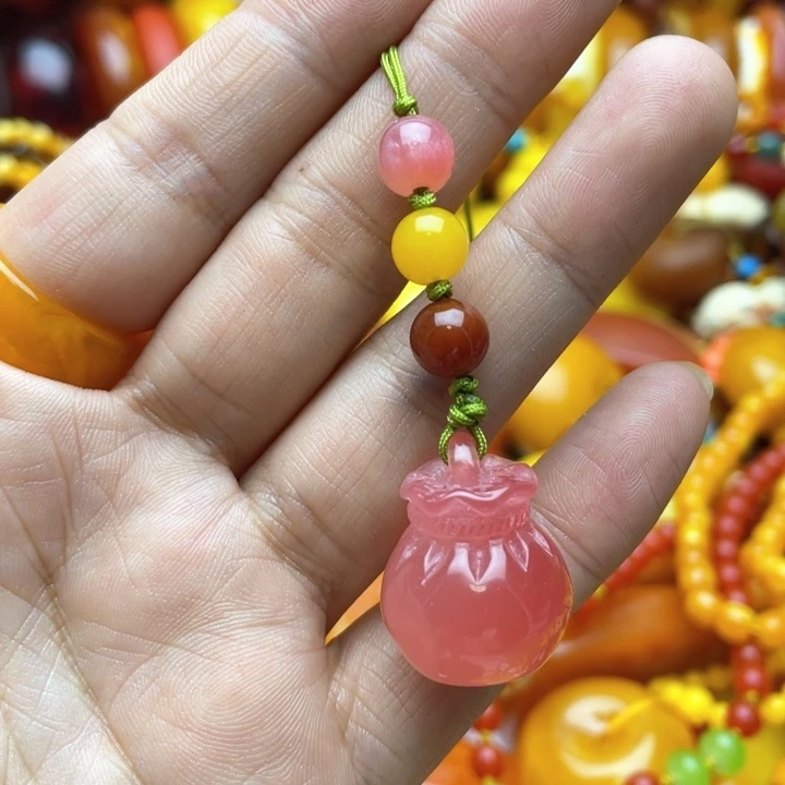 树脂制品哈*?14号手机挂