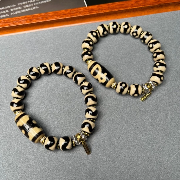 【艺心珠宝】玛瑙牙黄坛城三虎牙手串多样性发货发一件T09278