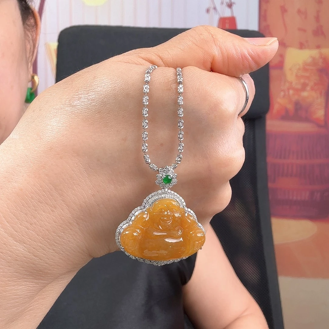 颈饰18K金镶嵌翡翠