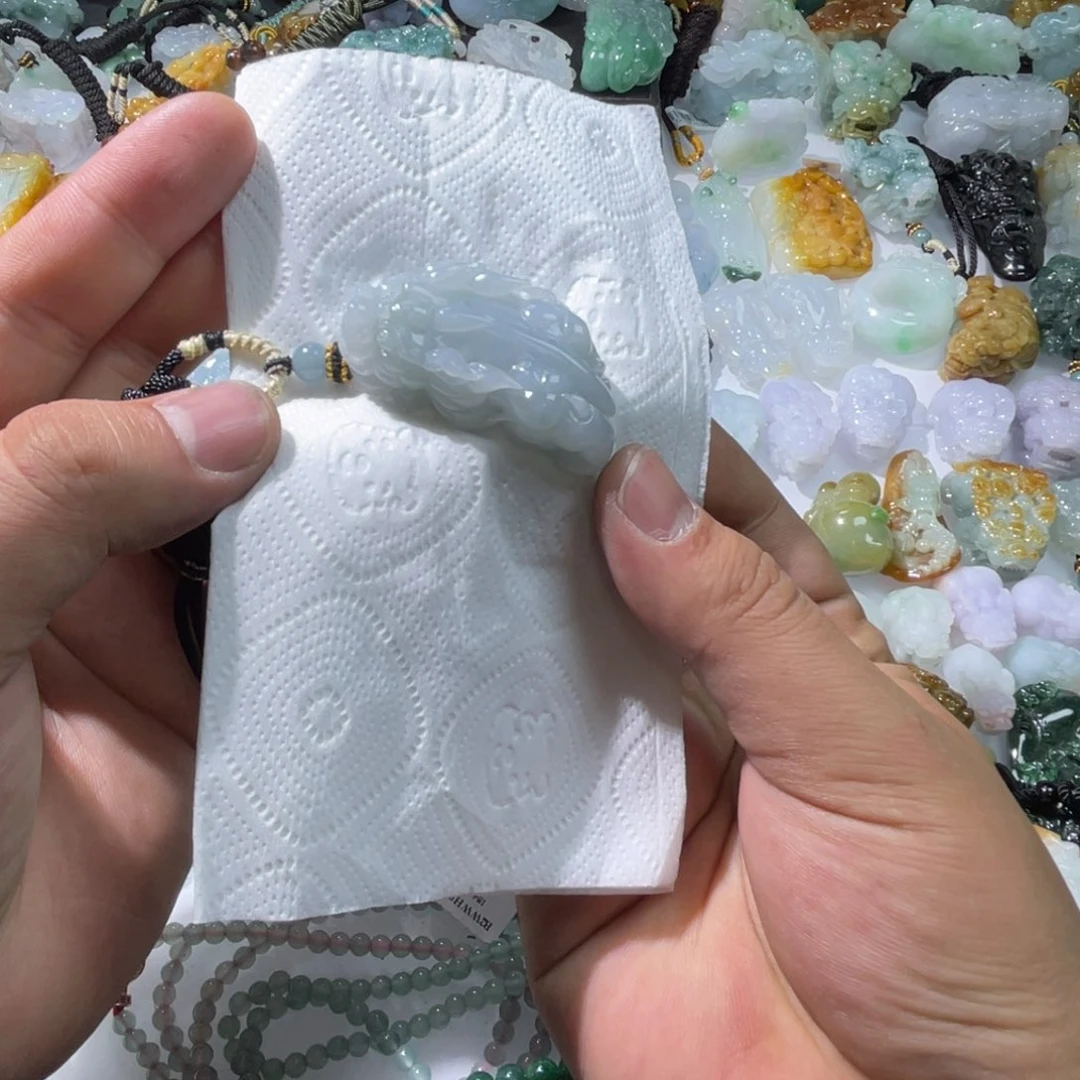 翡翠颈饰未镶嵌天然