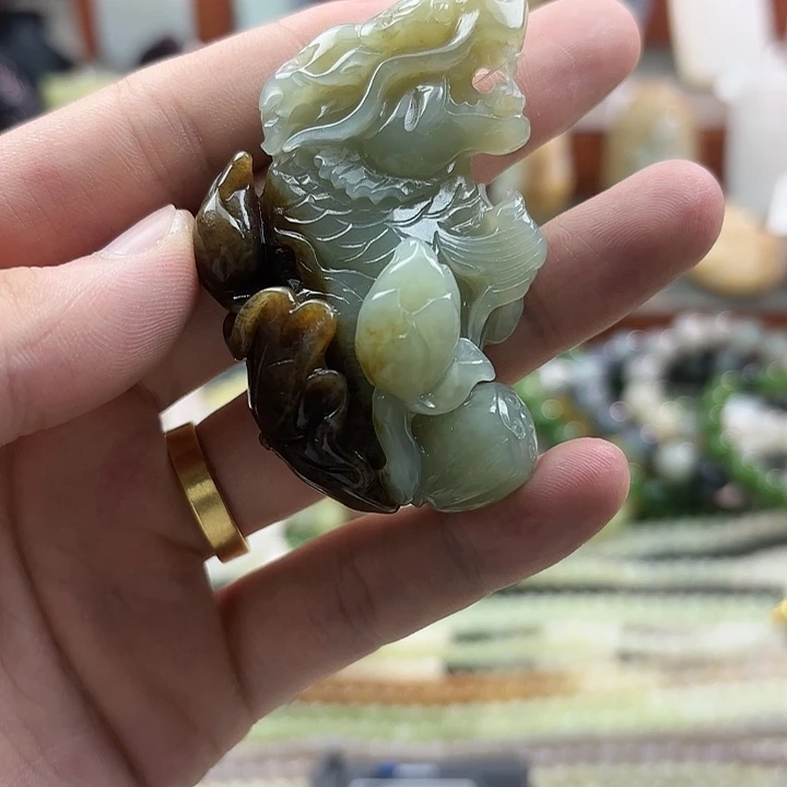 和田玉未镶嵌挂件鱼化龙