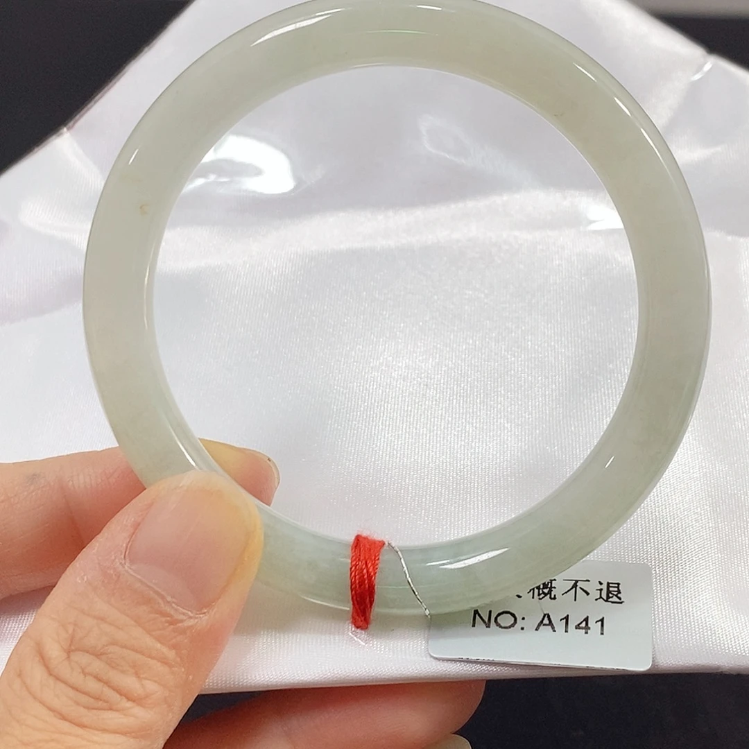 未镶嵌手镯翡翠手镯