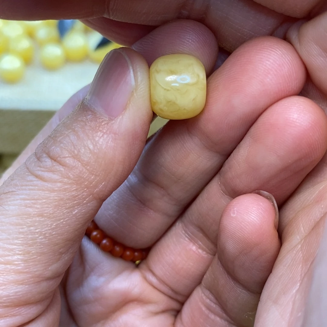 琥珀未镶嵌裸石原矿蜜蜡配珠