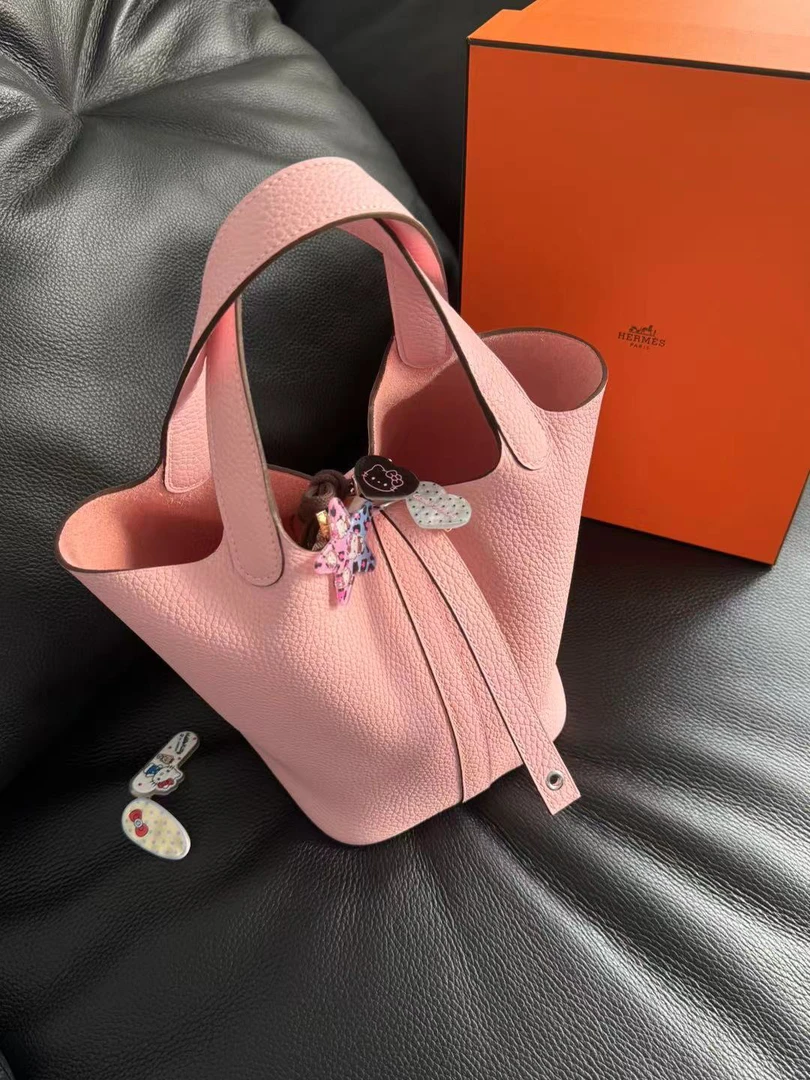 全新未使用 Hermes/爱马仕 樱花粉 18菜蓝子包 W刻  12315540