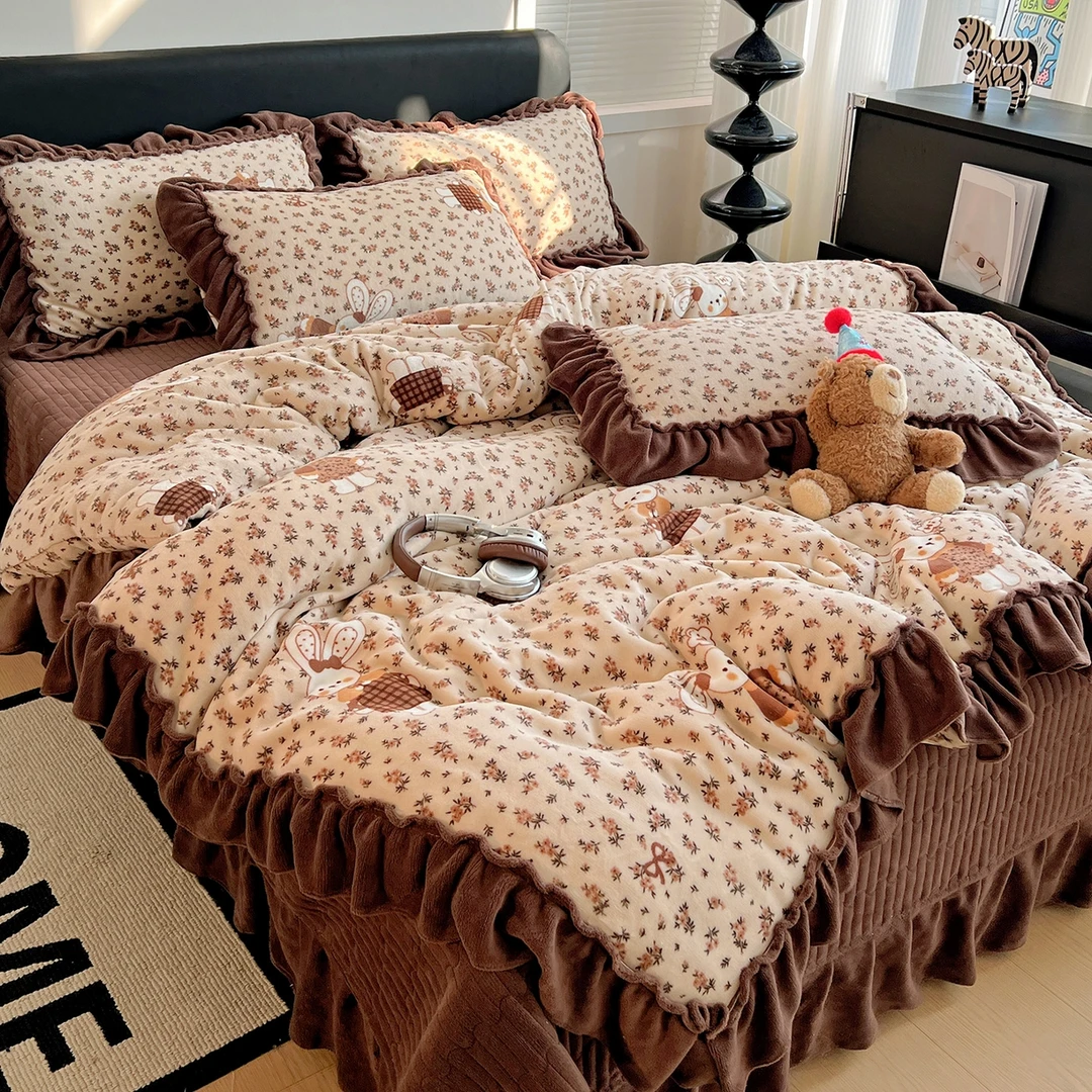 冬季加厚花边牛奶绒床盖款四件套家用保暖被套不掉毛防静电四件套