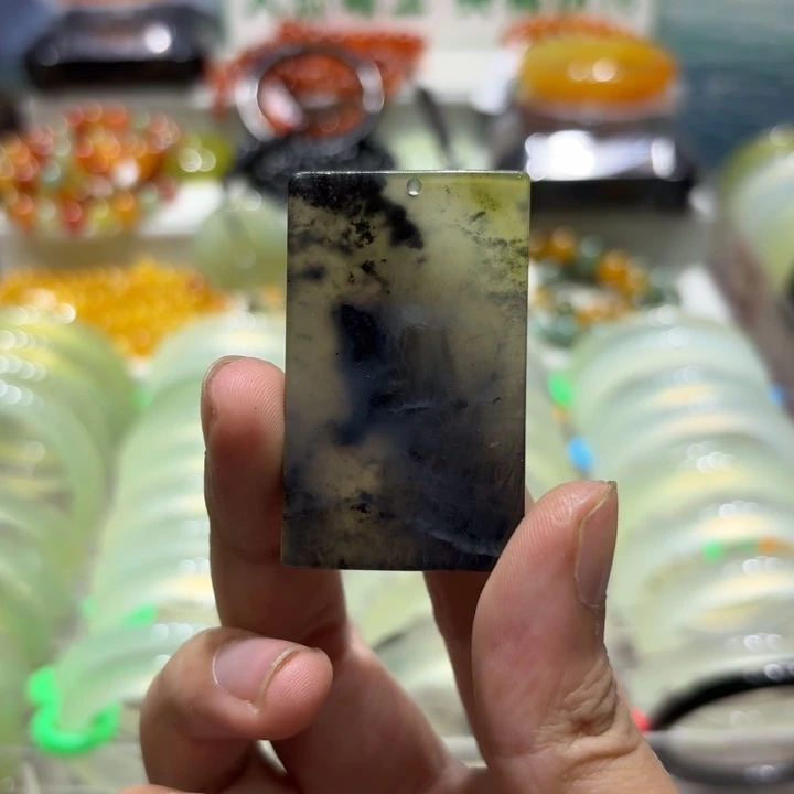 未镶嵌岫玉手镯天然