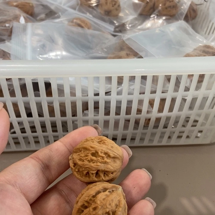 吊坠文玩核桃粗筋八棱秋子