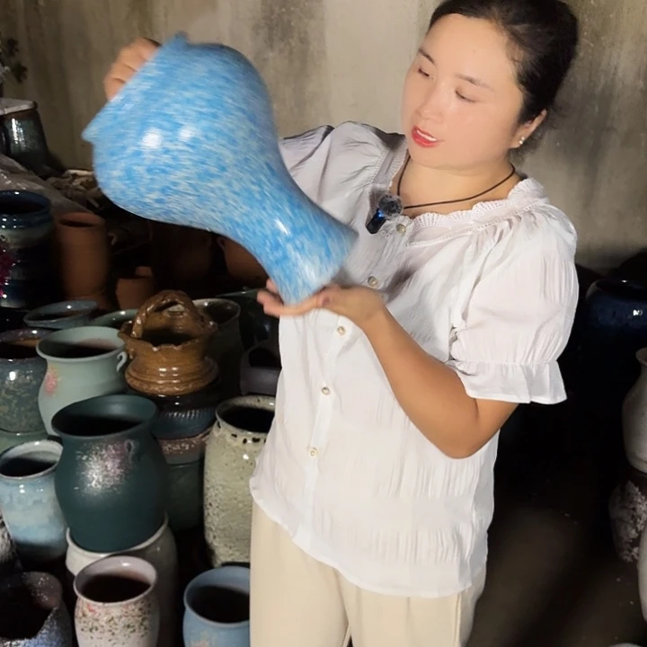 瑕疵底裂一个盆子。